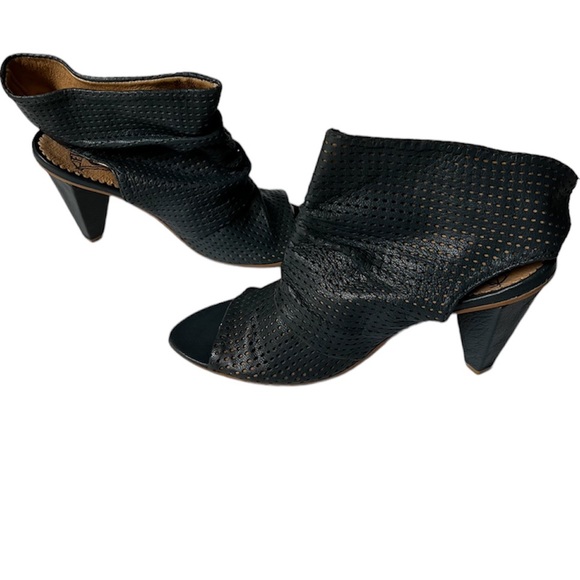 NEW IN BOX Fly London Indigo Iwo Toe Dark Grey Leather Ankle Boot 40 - Picture 4 of 16